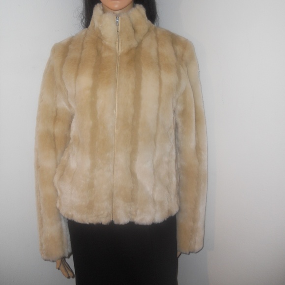 SPREAD YOUR WINGS FAUX FUR JACKET SIZE MEDIUM - Picture 1 of 4